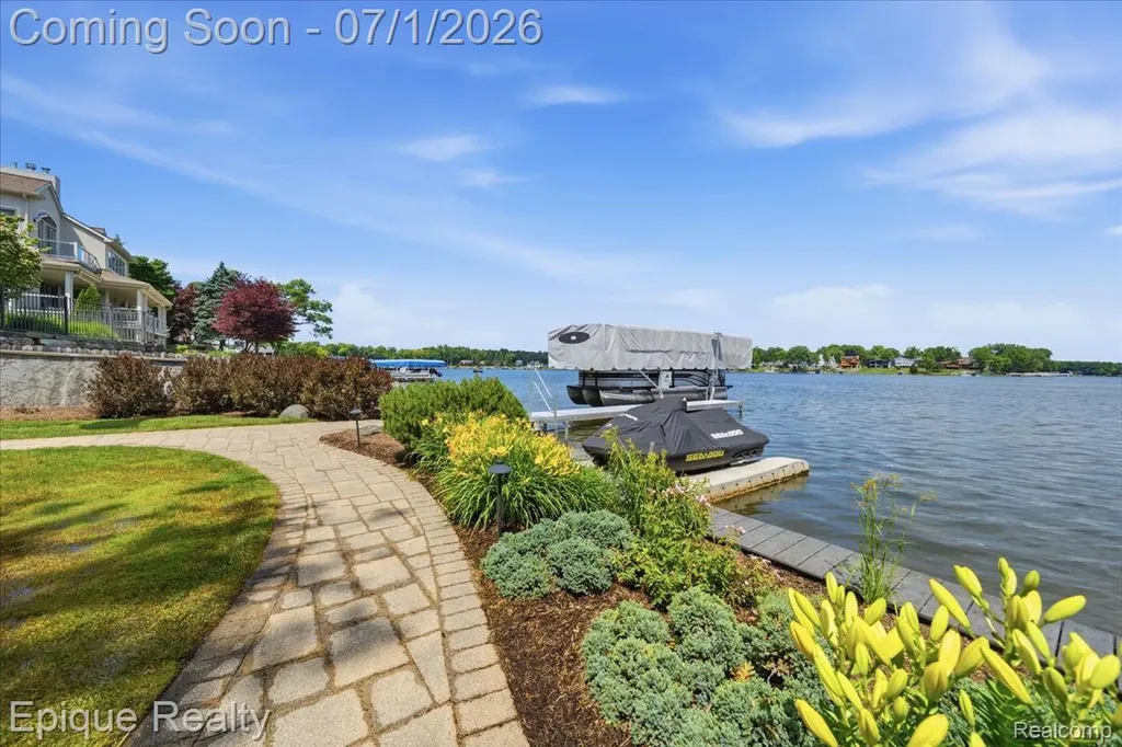 4312 Sashabaw Road Waterford Charter Township MI 48329