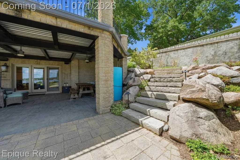 4312 Sashabaw Road Waterford Charter Township MI 48329