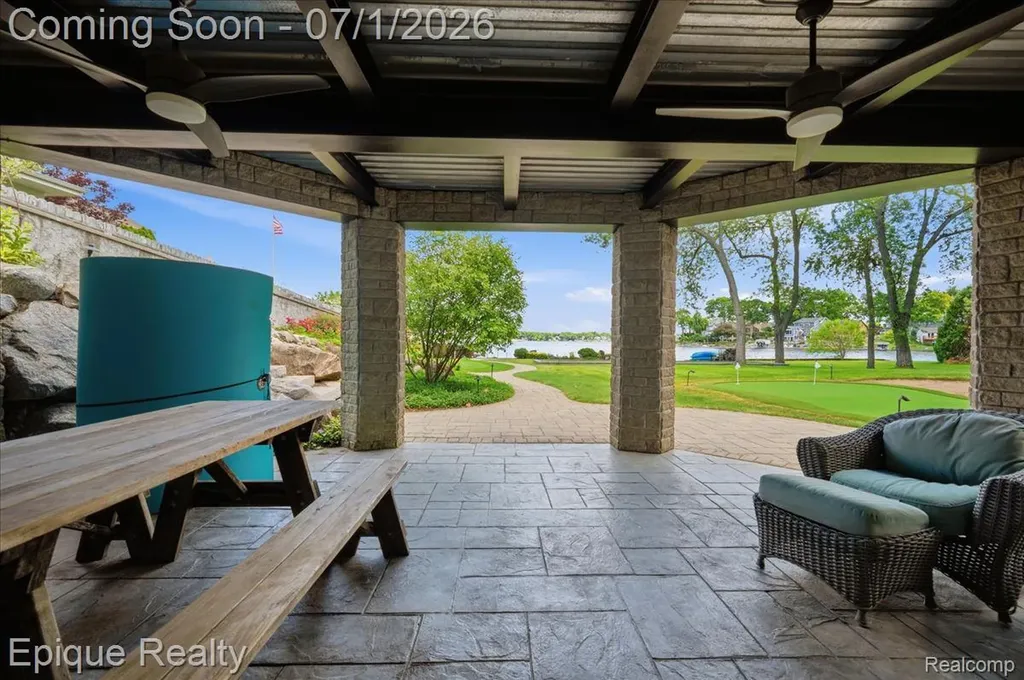 4312 Sashabaw Road Waterford Charter Township MI 48329