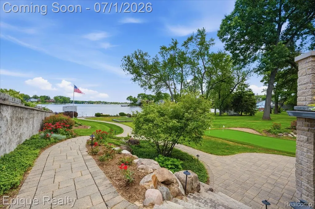 4312 Sashabaw Road Waterford Charter Township MI 48329
