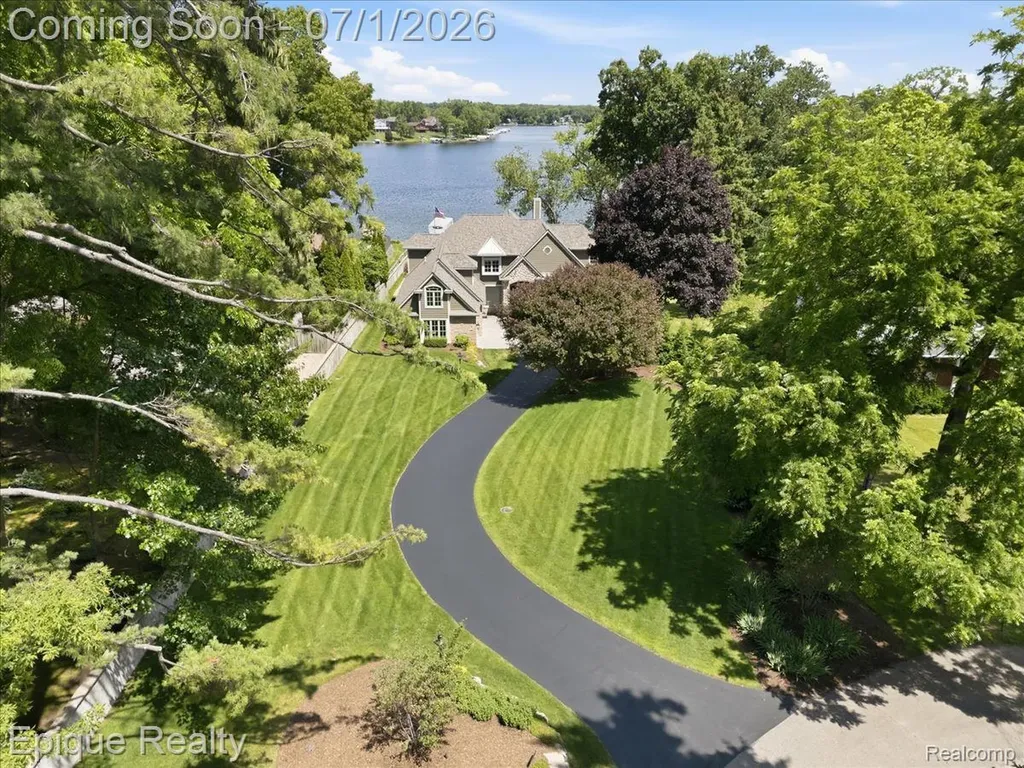 4312 Sashabaw Road Waterford Charter Township MI 48329