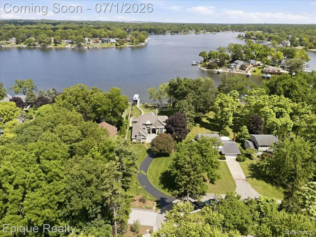 4312 Sashabaw Road Waterford Charter Township MI 48329