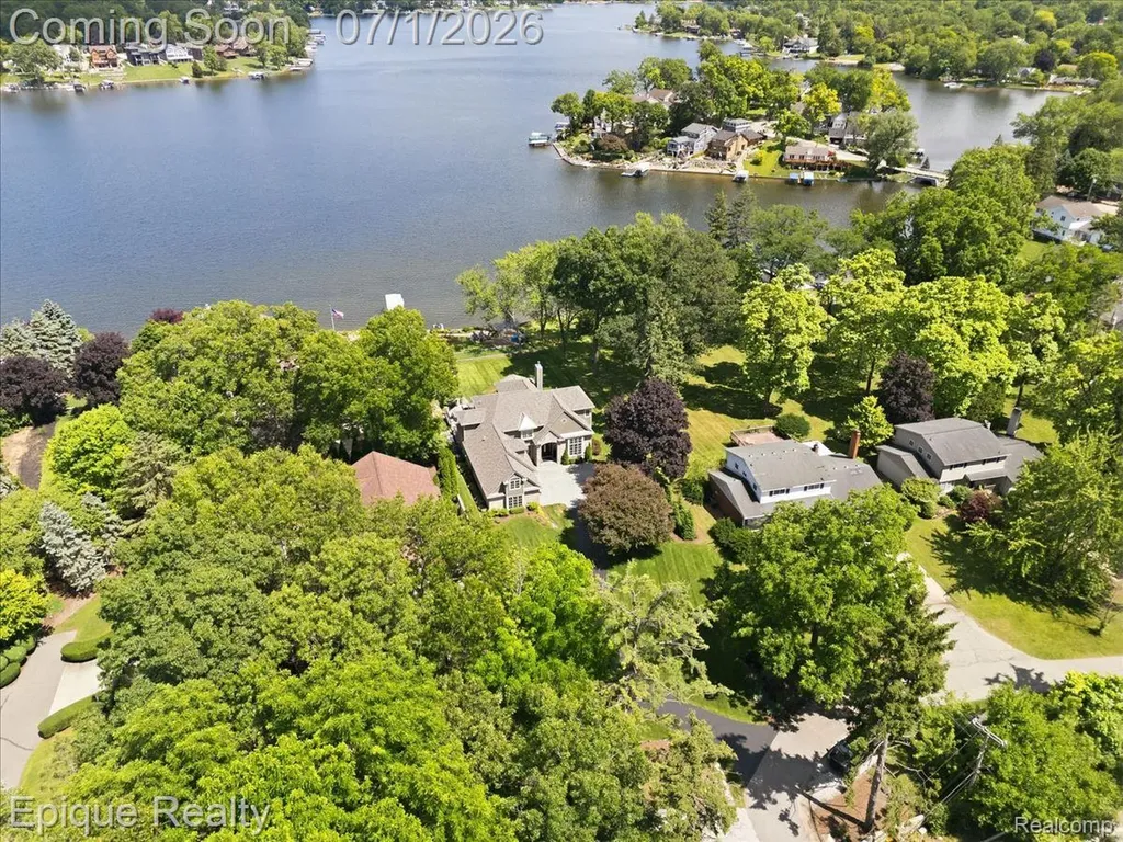 4312 Sashabaw Road Waterford Charter Township MI 48329