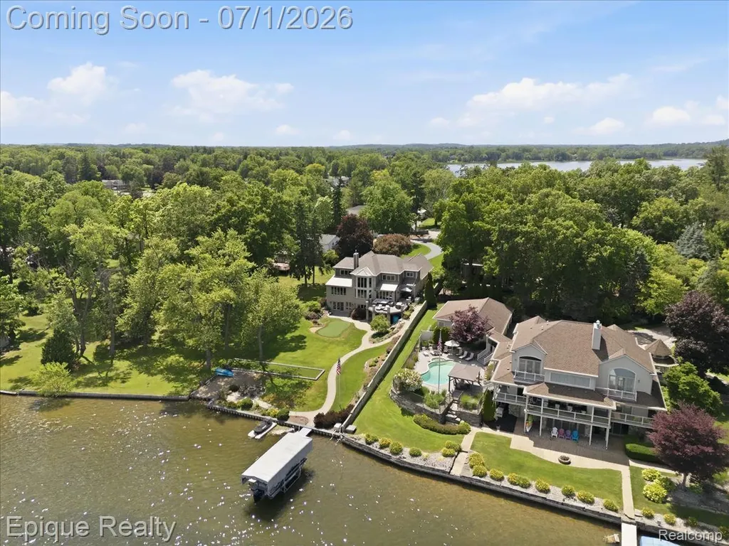 4312 Sashabaw Road Waterford Charter Township MI 48329