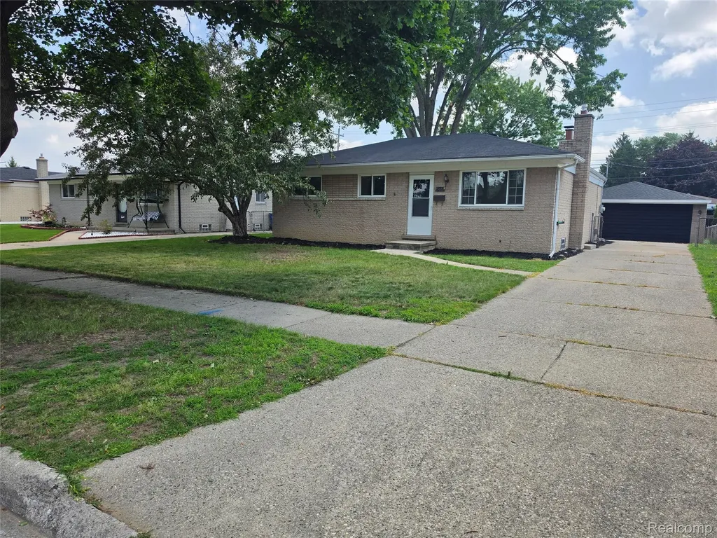 27442 Liberty Drive Warren City MI 48092