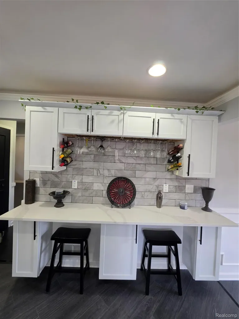27442 Liberty Drive Warren City MI 48092