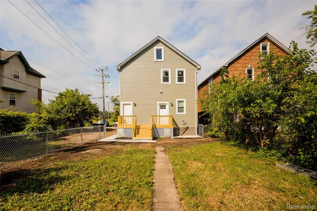 2160 Holcomb Street Detroit City MI 48214