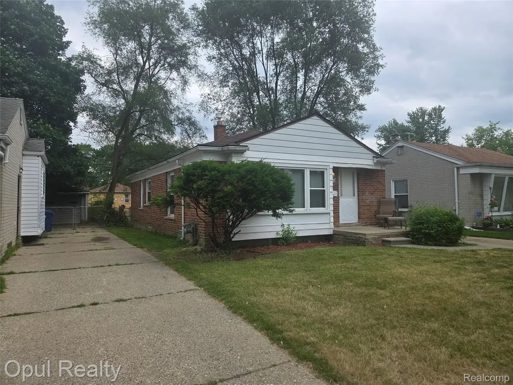 13520 Fenton Redford Charter Township MI 48239