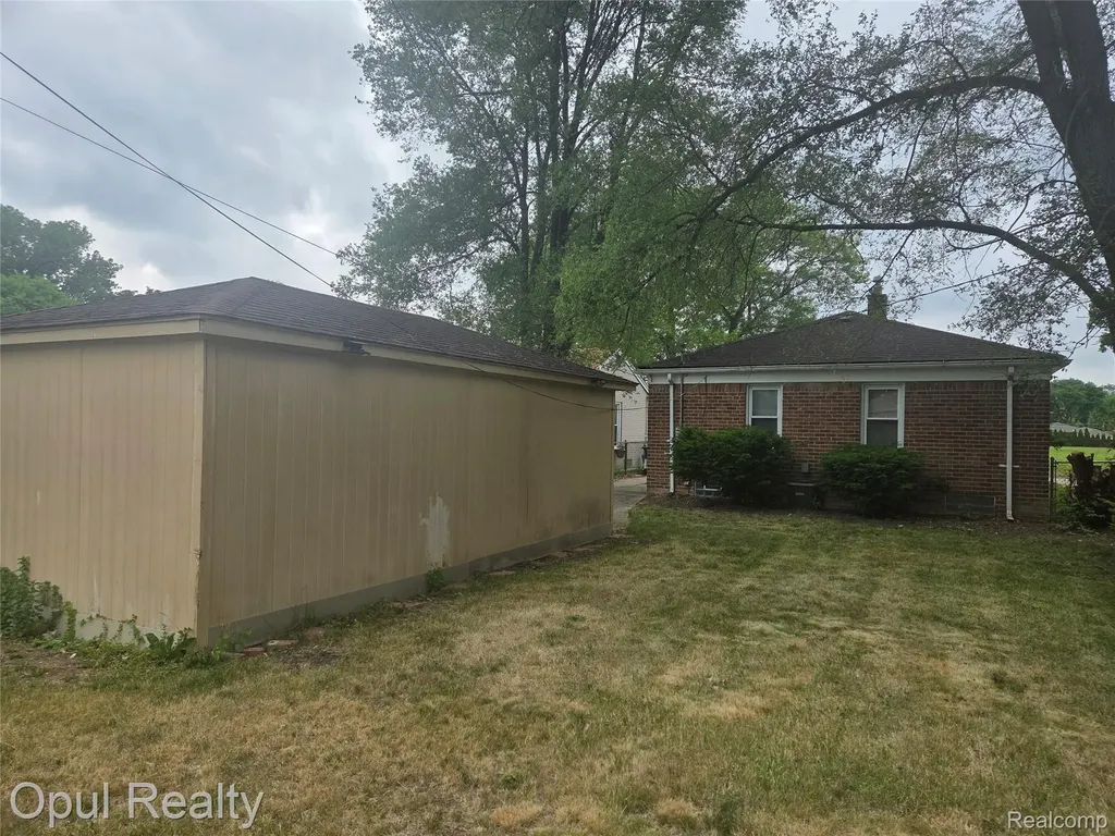 13520 Fenton Redford Charter Township MI 48239