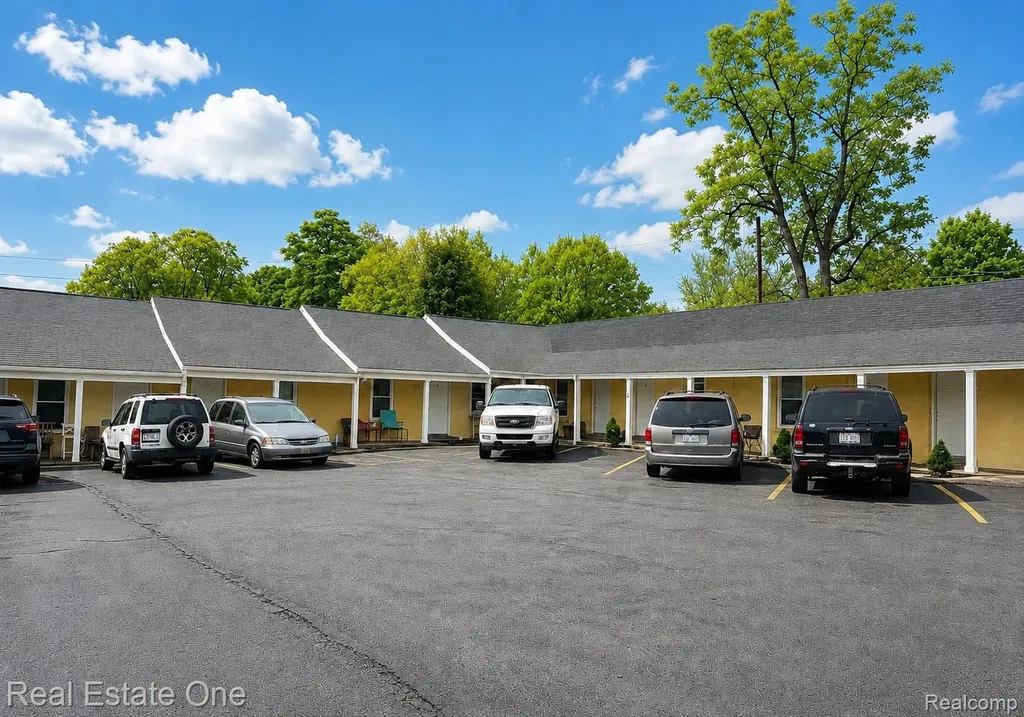 507 Lakeville Road Addison Township MI 48367