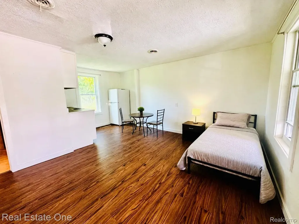 507 Lakeville Road Addison Township MI 48367
