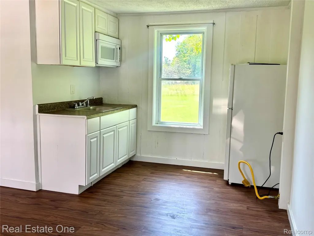 507 Lakeville Road Addison Township MI 48367