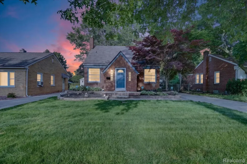3555 Syracuse Street Dearborn City MI 48124