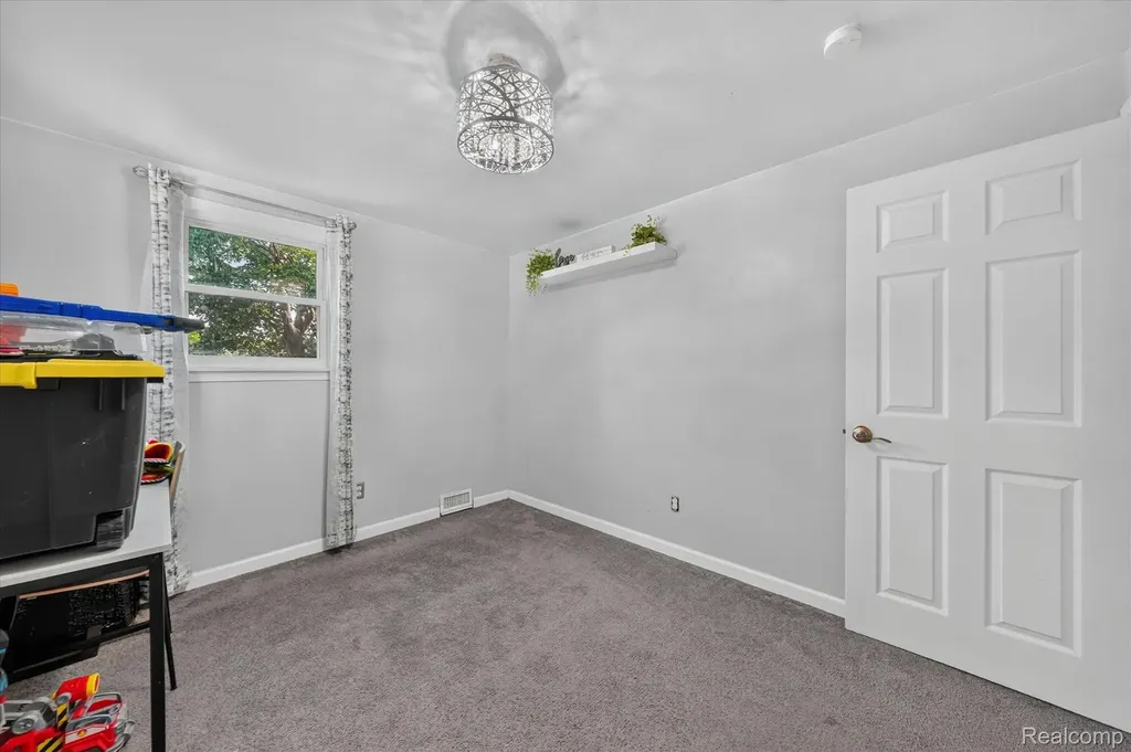 3555 Syracuse Street Dearborn City MI 48124