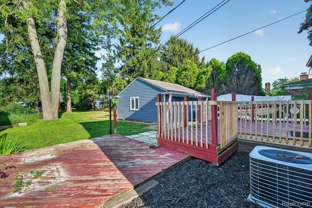3555 Syracuse Street Dearborn City MI 48124