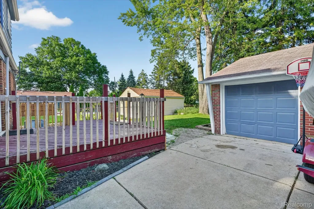 3555 Syracuse Street Dearborn City MI 48124
