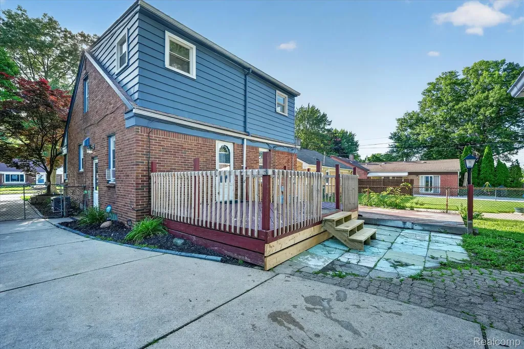 3555 Syracuse Street Dearborn City MI 48124