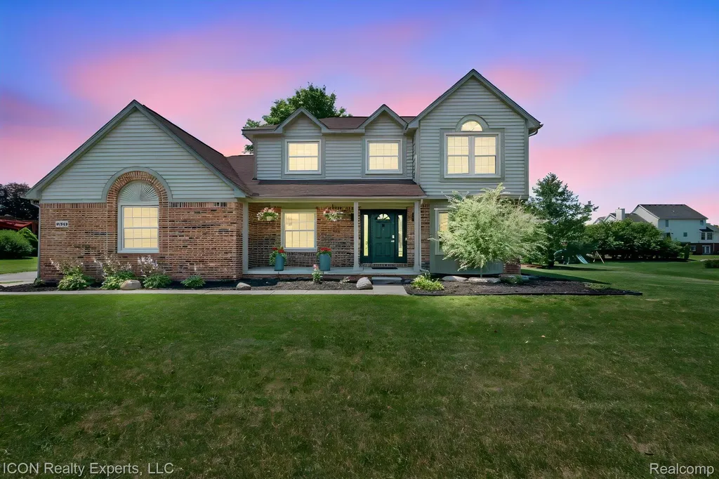 11016 Pembrooke Circle Green Oak Township MI 48178