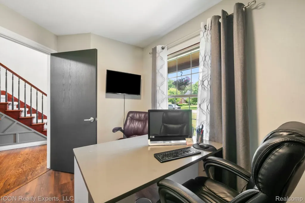 11016 Pembrooke Circle Green Oak Township MI 48178