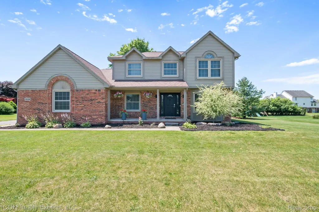 11016 Pembrooke Circle Green Oak Township MI 48178