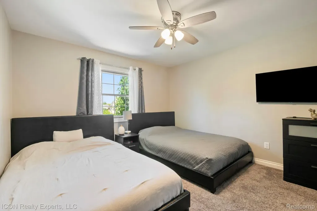 11016 Pembrooke Circle Green Oak Township MI 48178