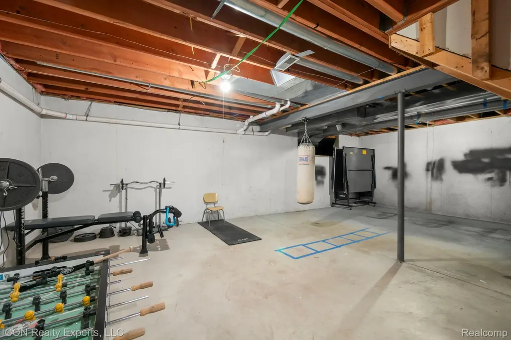 11016 Pembrooke Circle Green Oak Township MI 48178