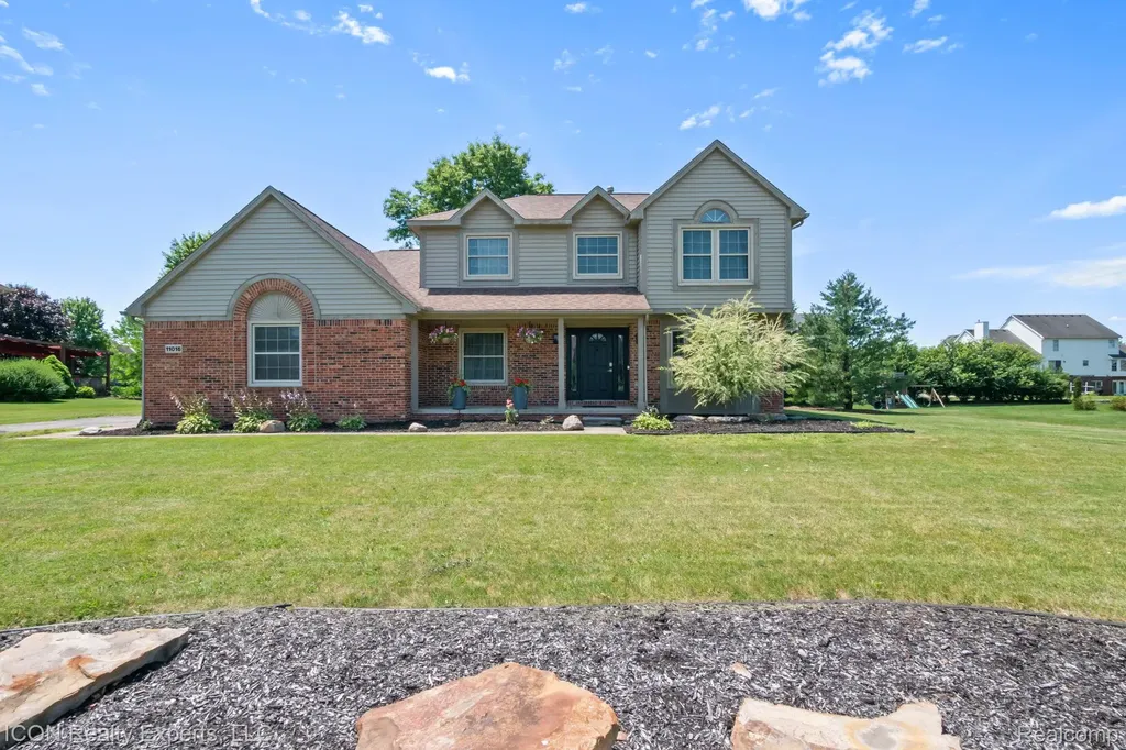 11016 Pembrooke Circle Green Oak Township MI 48178