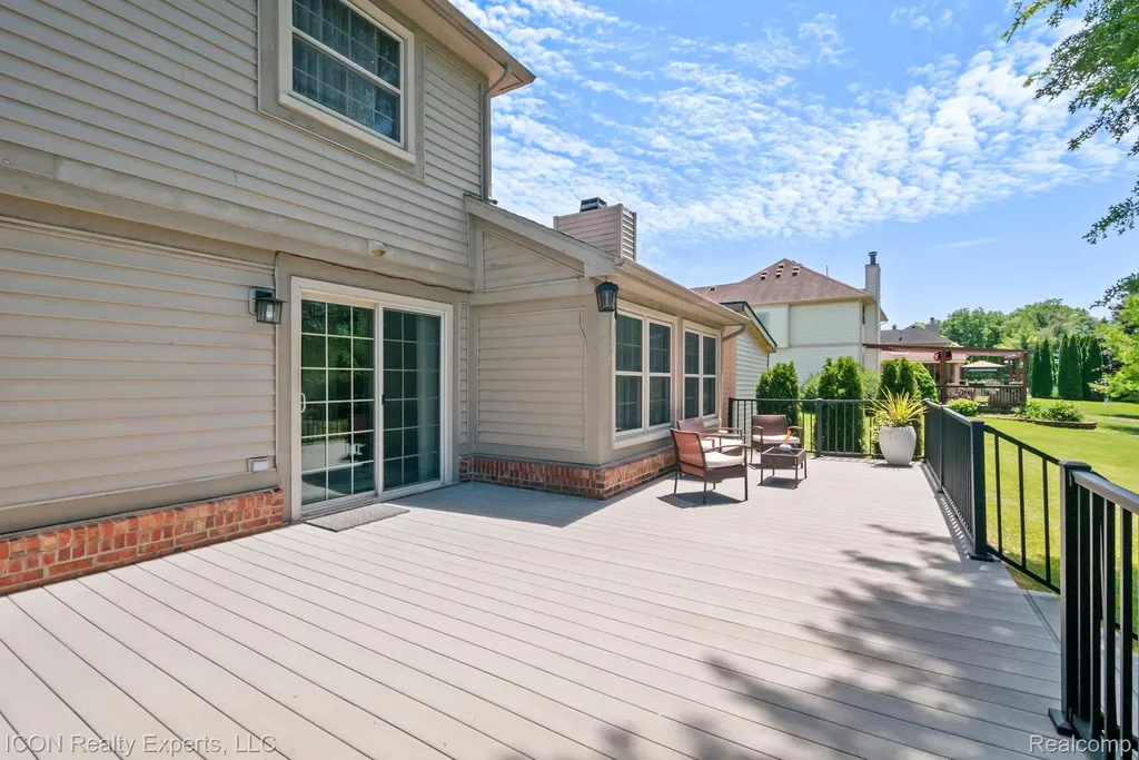 11016 Pembrooke Circle Green Oak Township MI 48178