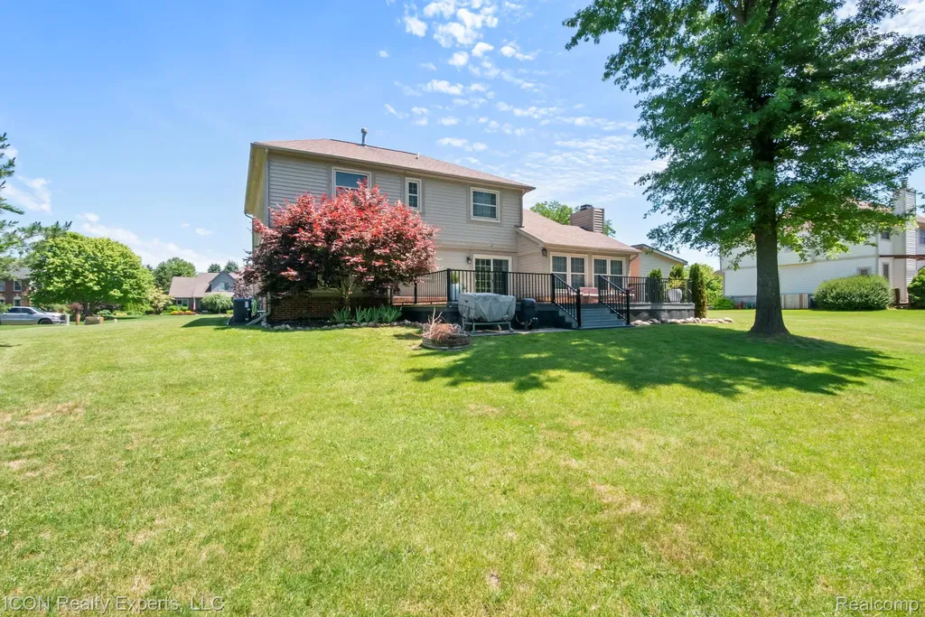 11016 Pembrooke Circle Green Oak Township MI 48178