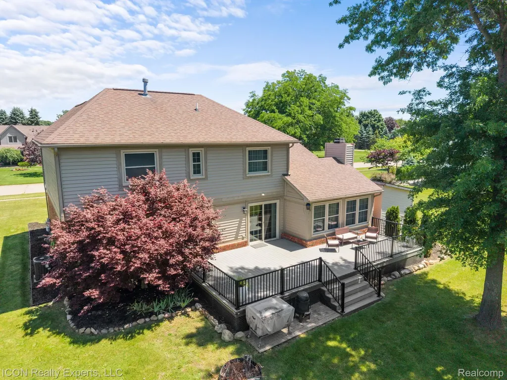 11016 Pembrooke Circle Green Oak Township MI 48178