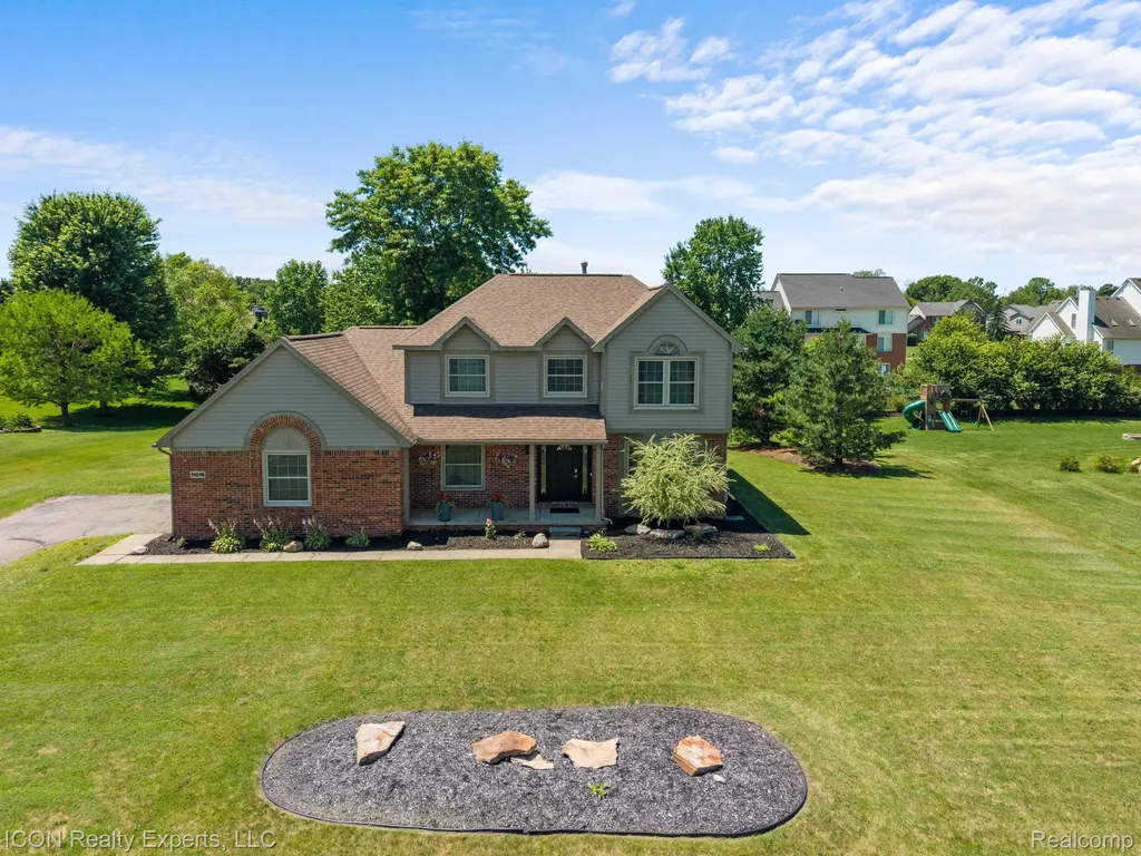 11016 Pembrooke Circle Green Oak Township MI 48178