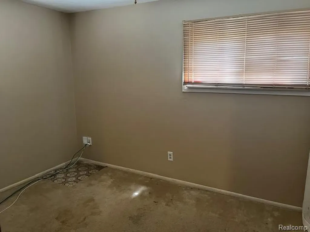 451 3rd Avenue Pontiac City MI 48340
