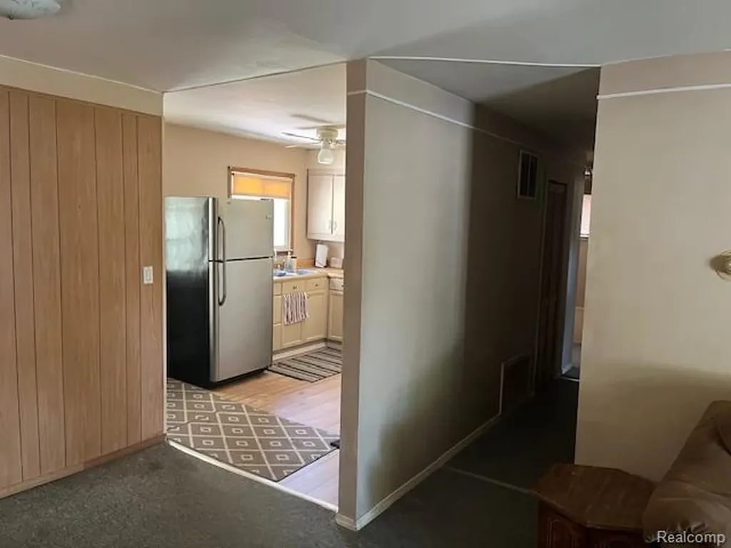 451 3rd Avenue Pontiac City MI 48340