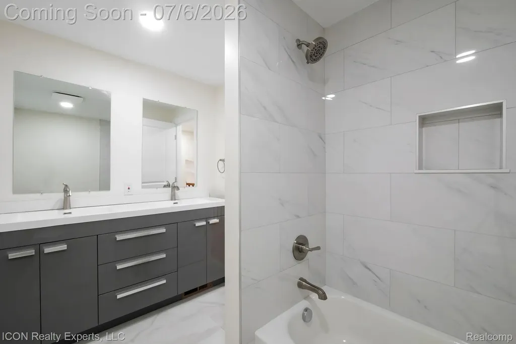 4089 Aberdeen Court West Bloomfield Charter Township MI 48323