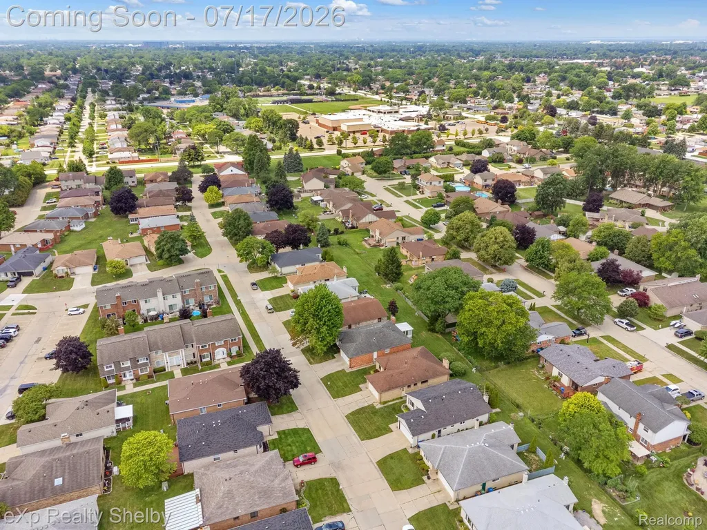 15175 La Grande Plaza Warren City MI 48088