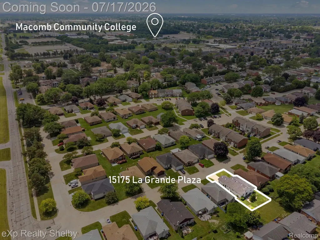 15175 La Grande Plaza Warren City MI 48088