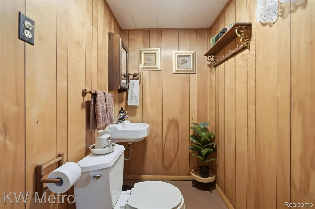 347 Hecht Drive Madison Heights City MI 48071