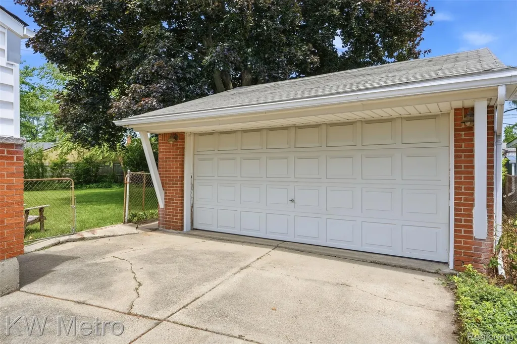 347 Hecht Drive Madison Heights City MI 48071