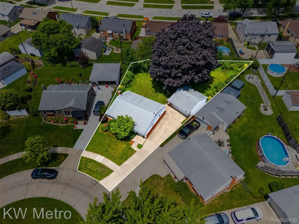 347 Hecht Drive Madison Heights City MI 48071