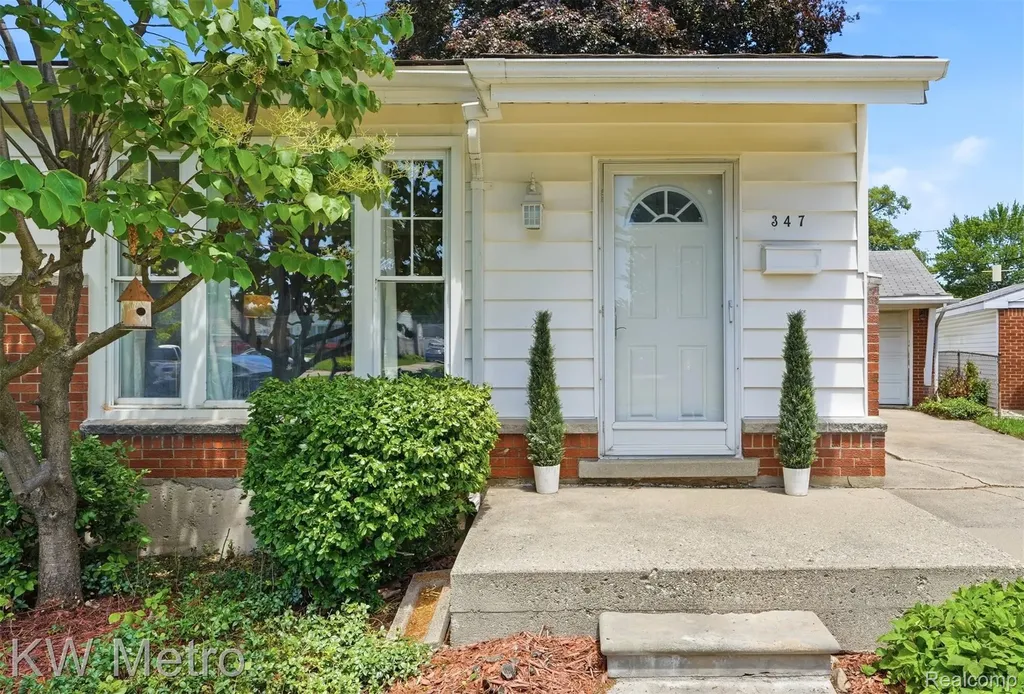 347 Hecht Drive Madison Heights City MI 48071