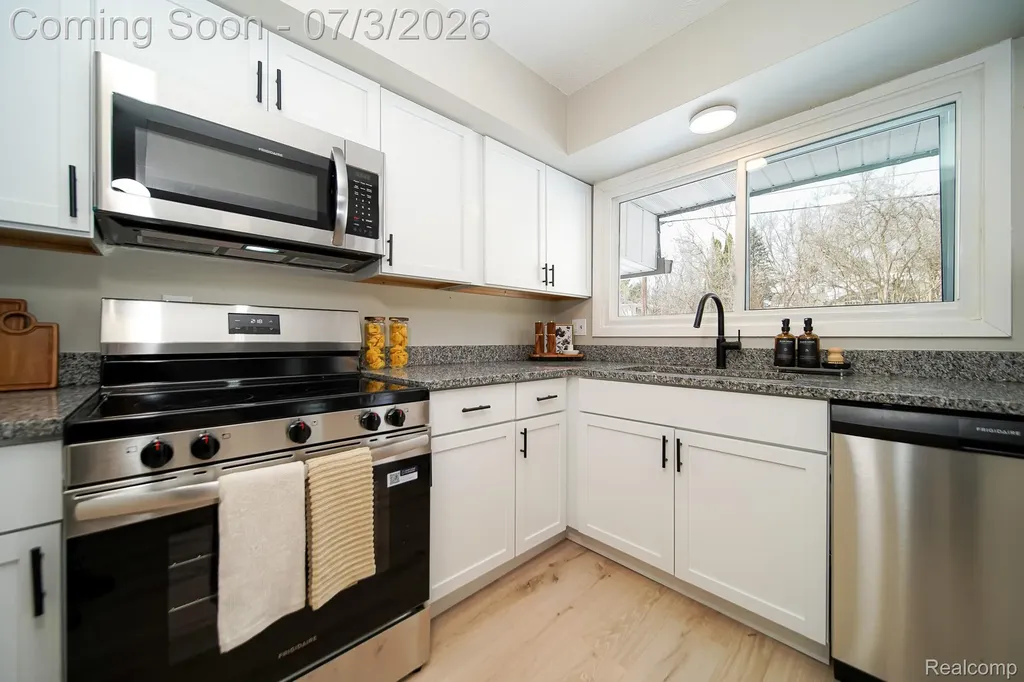 6578 Greene Haven Drive Independence Charter Township MI 48348