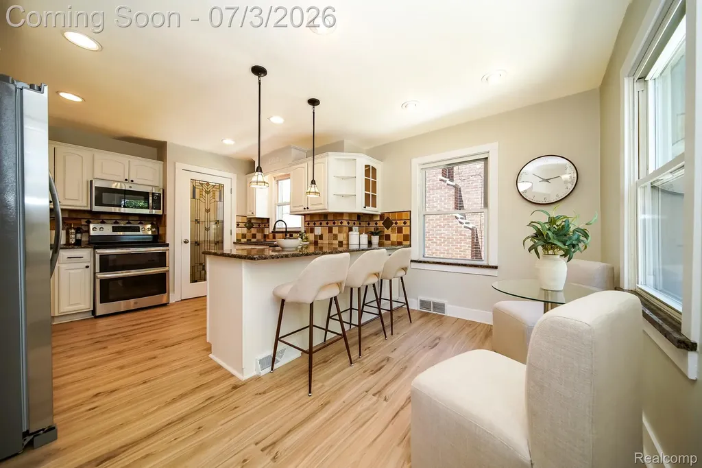 8076 Winona Avenue Allen Park City MI 48101