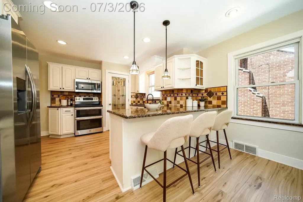 8076 Winona Avenue Allen Park City MI 48101