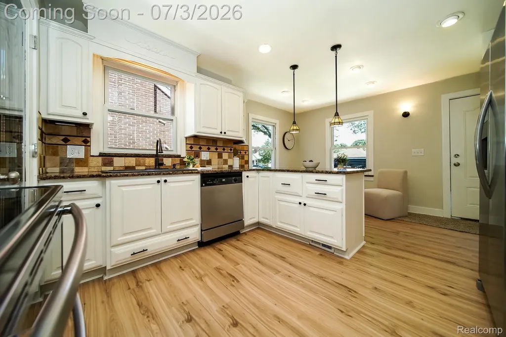 8076 Winona Avenue Allen Park City MI 48101