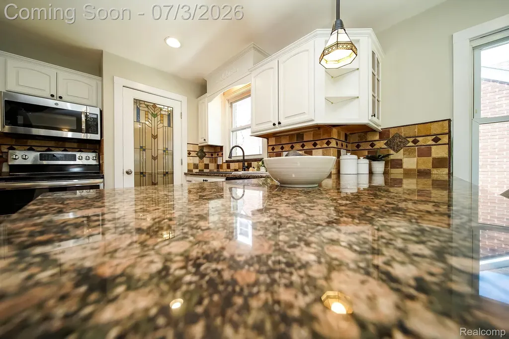 8076 Winona Avenue Allen Park City MI 48101