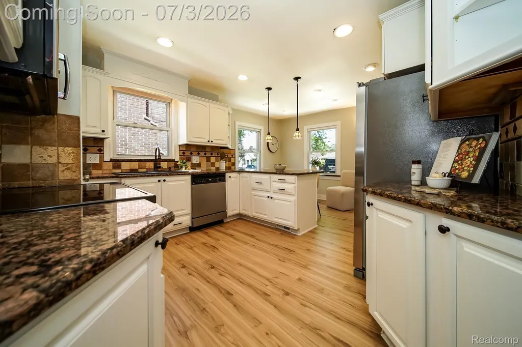 8076 Winona Avenue Allen Park City MI 48101