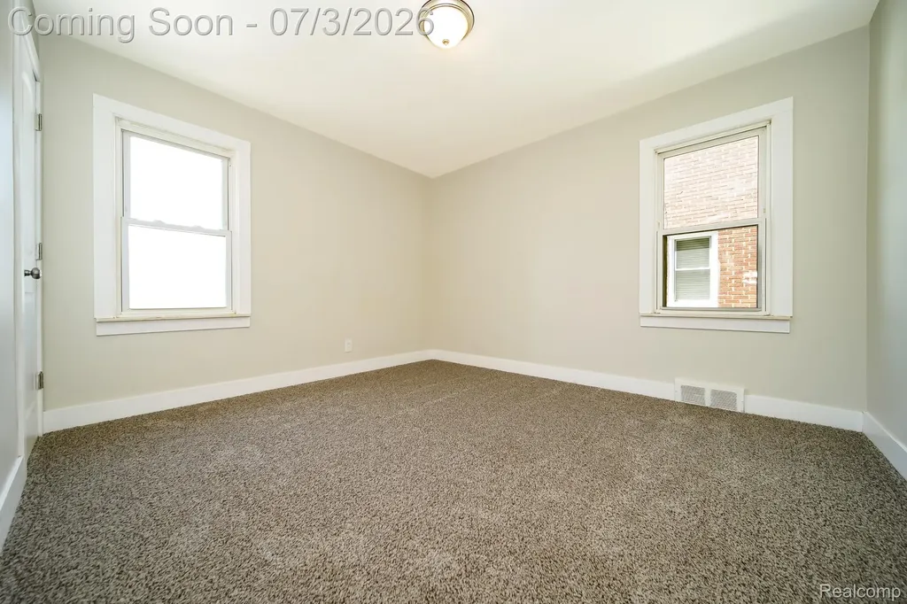 8076 Winona Avenue Allen Park City MI 48101