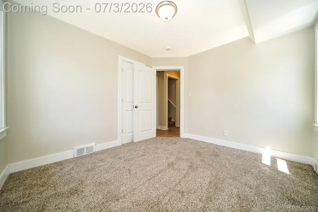 8076 Winona Avenue Allen Park City MI 48101