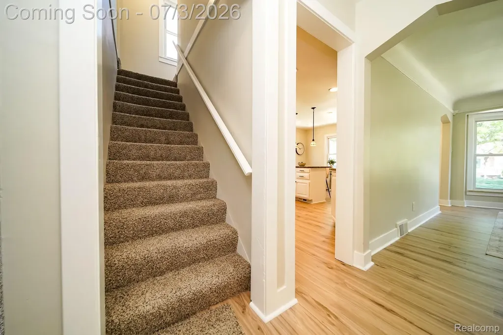 8076 Winona Avenue Allen Park City MI 48101