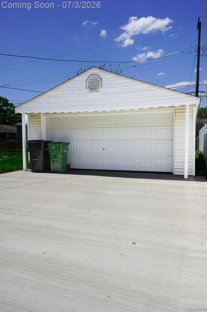 8076 Winona Avenue Allen Park City MI 48101